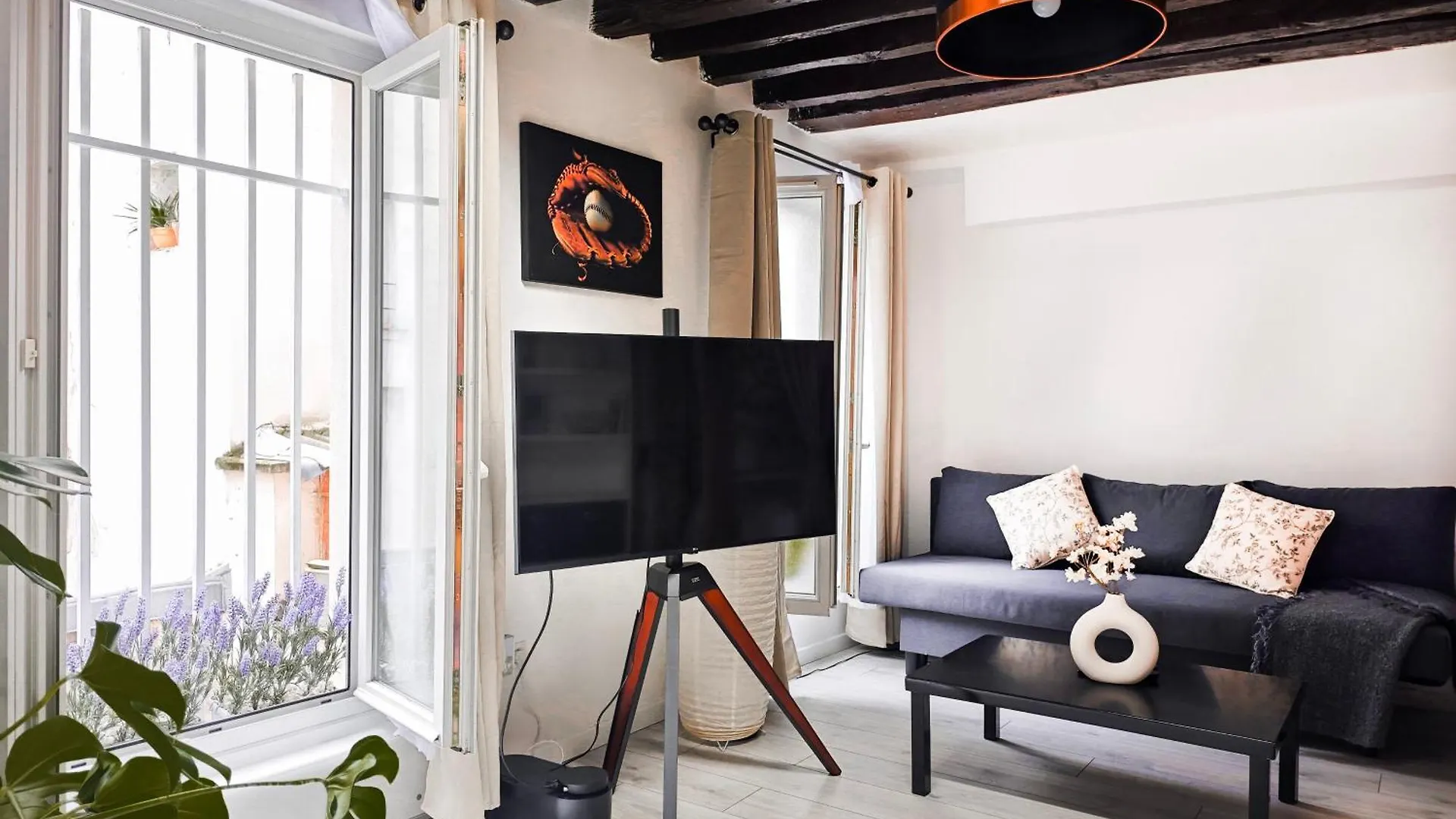 Rustic Charm&dreamhome 40m2 In The Heart Of Paris, Near Pompidou And Notre-dame, Subway 4,8,9 Honeymoon Favourite *